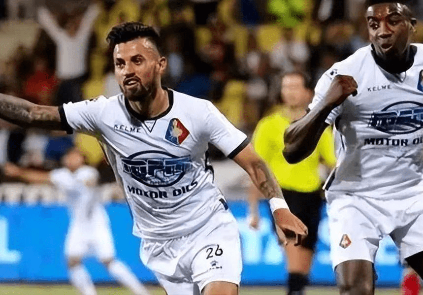 室内成为年 室内成为年